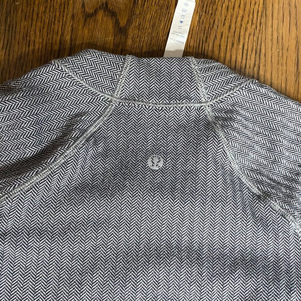 (2) Lululemon Asana jacket and tweed top size 6 women's excellent condition - Picture 11 of 12